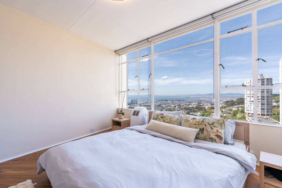 1 Bedroom Property for Sale in Vredehoek Western Cape